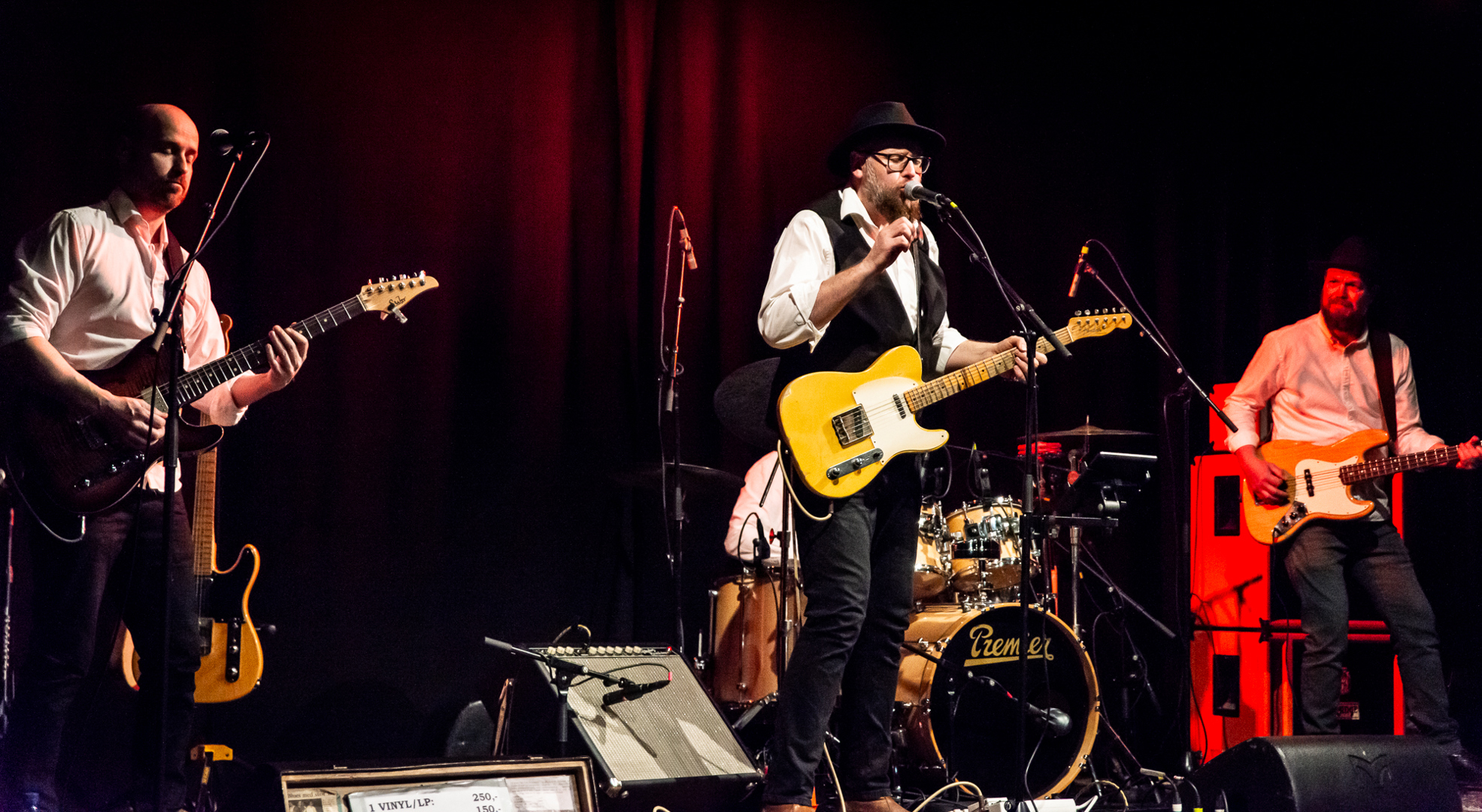 Bilder fra konserten med Beggars Blue